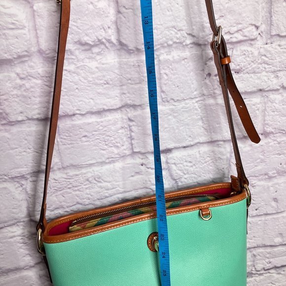 Dooney & Bourke Spearmint Pebble Leather Turn Locket Pocket Bucket Bag Purse - Picture 10 of 13